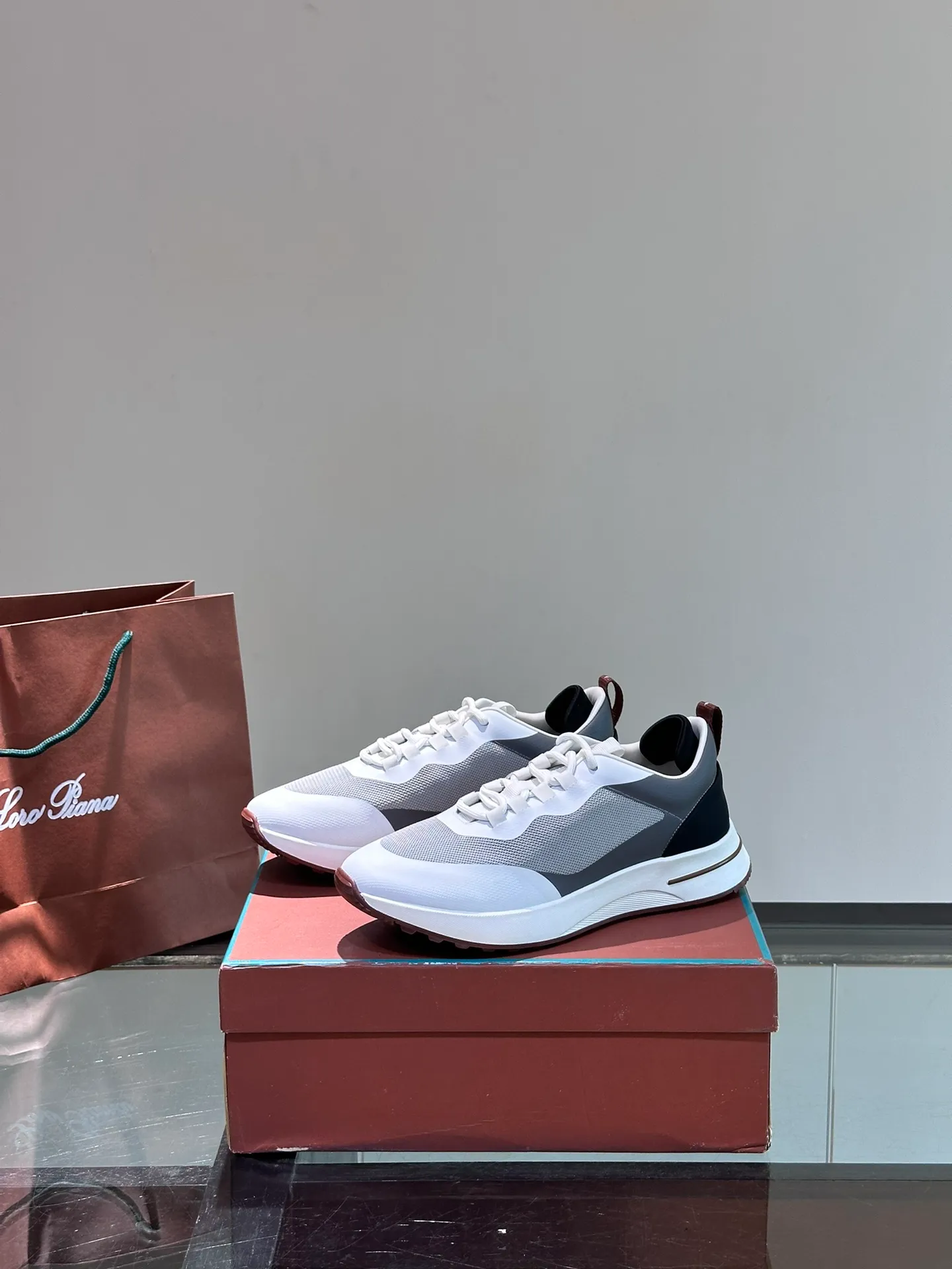 Factory price: 540💰Loro men's shoes💰iana niche Loro classic jogging shoes, men's lace-up casual shoes and sneakers, high-quality lightweight and comfortable fabrics, suitable for outdoor leisure, the color scheme is young and energetic, and it looks great with sportswear or casual suits! Size: 39-45 (46 customized)